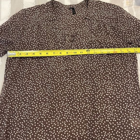 Maurices Women's M Brown Polka Dot Blouse Polyester V-Neck Lightweight Top - Picture 4 of 9